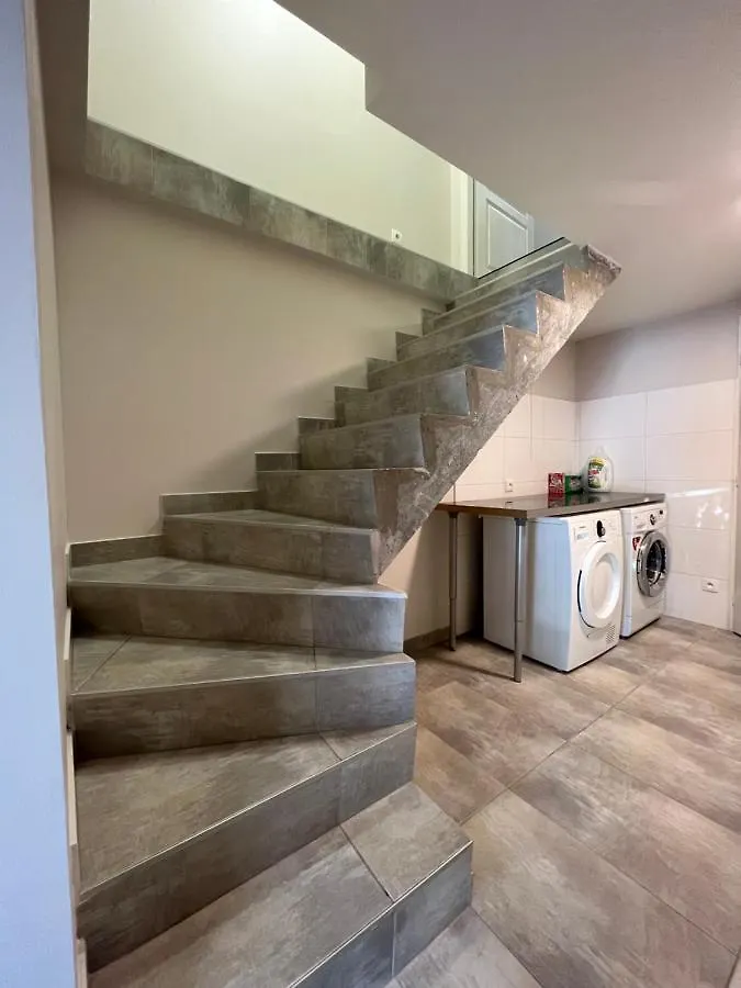 Maison Spacieuse Avec Grand Jardin Et Parking A 20 Min De Lyon Simandres