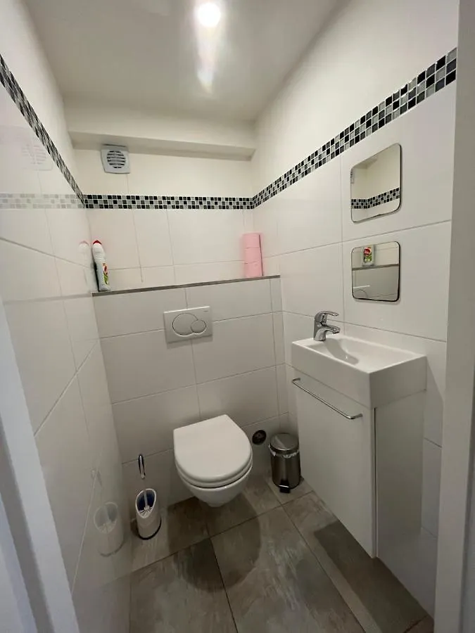 Maison Spacieuse Avec Grand Jardin Et Parking A 20 Min De Lyon Simandres