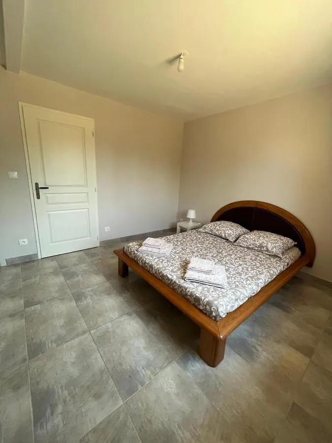 Maison Spacieuse Avec Grand Jardin Et Parking A 20 Min De Lyon Simandres Vakantiehuis