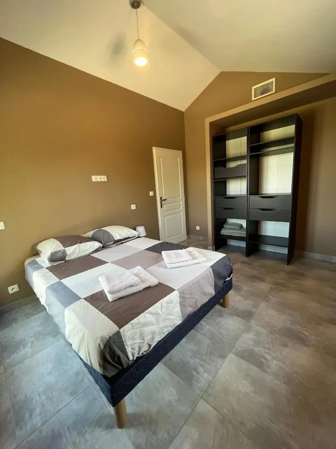 Maison Spacieuse Avec Grand Jardin Et Parking A 20 Min De Lyon Simandres Vakantiehuis