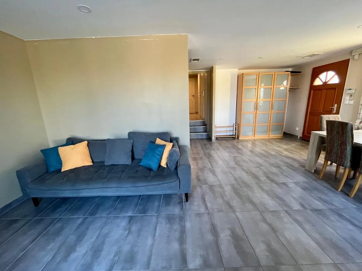 Vakantiehuis Maison Spacieuse Avec Grand Jardin Et Parking A 20 Min De Lyon Simandres