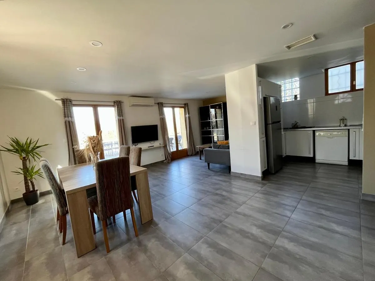 Maison Spacieuse Avec Grand Jardin Et Parking A 20 Min De Lyon Simandres