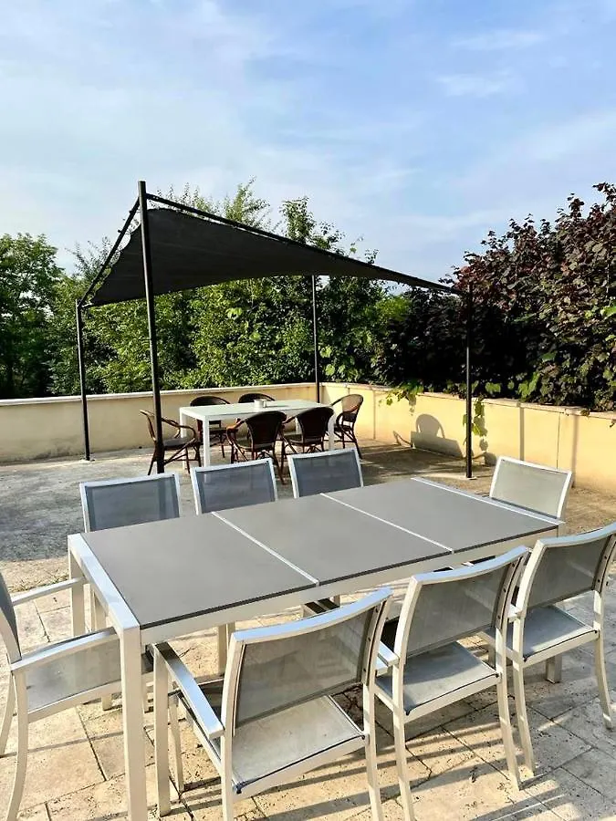 Maison Spacieuse Avec Grand Jardin Et Parking A 20 Min De Lyon Simandres Vakantiehuis