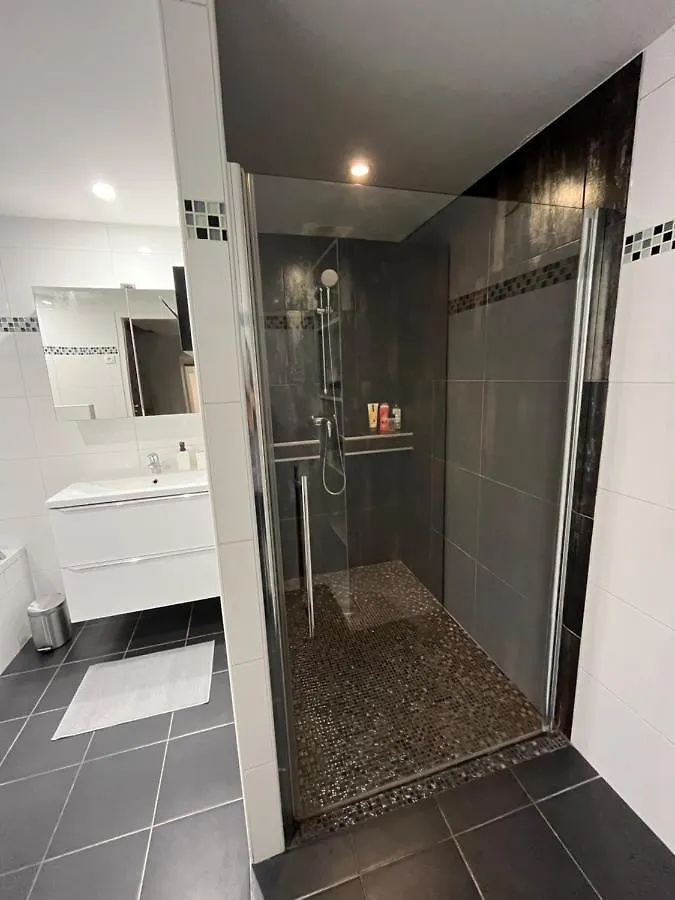 Vakantiehuis Maison Spacieuse Avec Grand Jardin Et Parking A 20 Min De Lyon Simandres