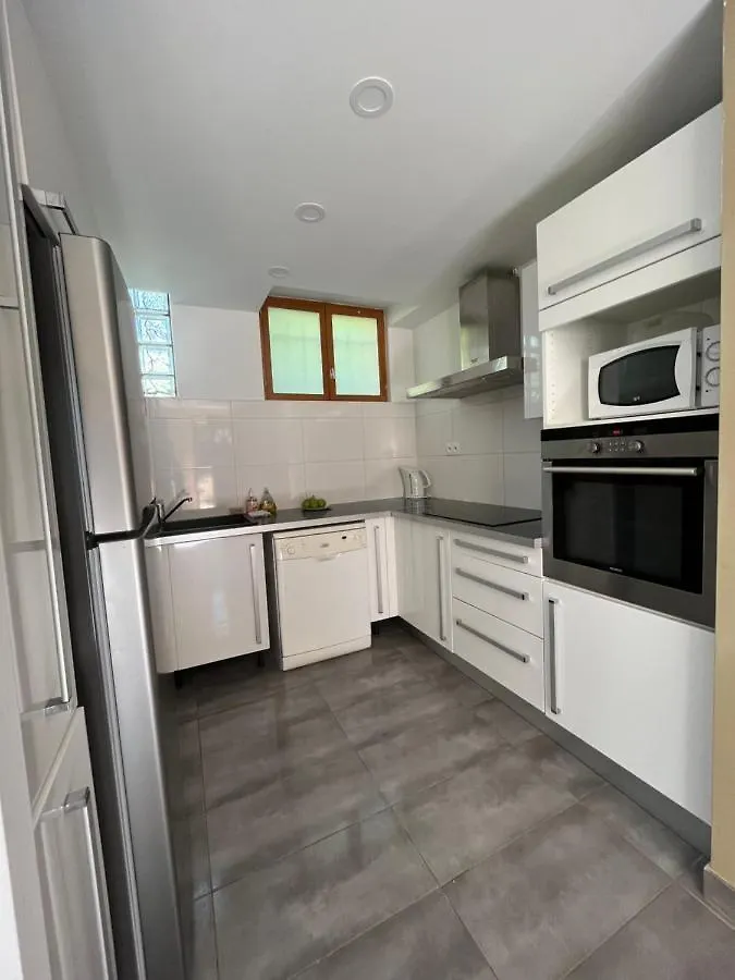 Maison Spacieuse Avec Grand Jardin Et Parking A 20 Min De Lyon Simandres