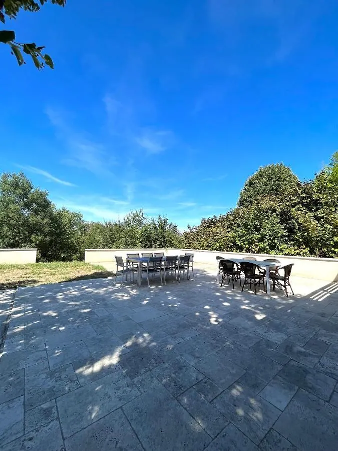Maison Spacieuse Avec Grand Jardin Et Parking A 20 Min De Lyon Simandres 0*,